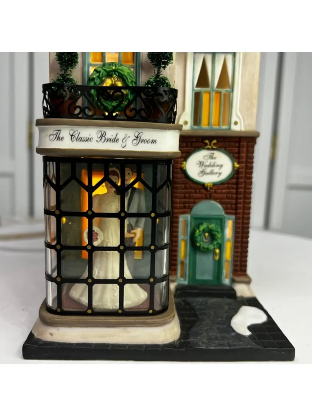 Dept 56 The Wedding Gallery, Christmas in the City Lighted Building - 1998